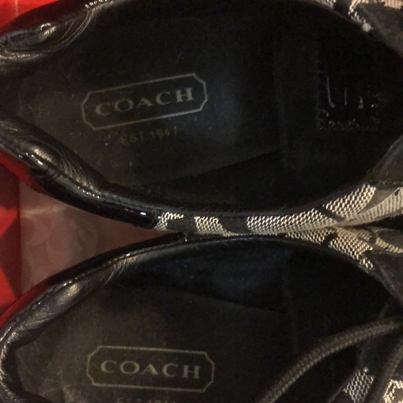 Coach shoes in box, black and white, women’s 9.5, medium with, barely worn. - Picture 4 of 5